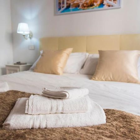 Apartamento Trevi Domus Avignonesi Roma Exterior foto