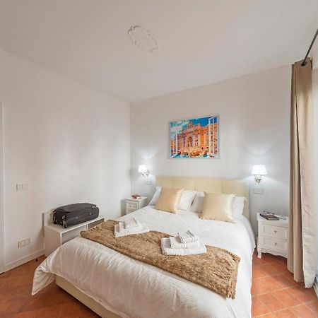 Apartamento Trevi Domus Avignonesi Roma Exterior foto