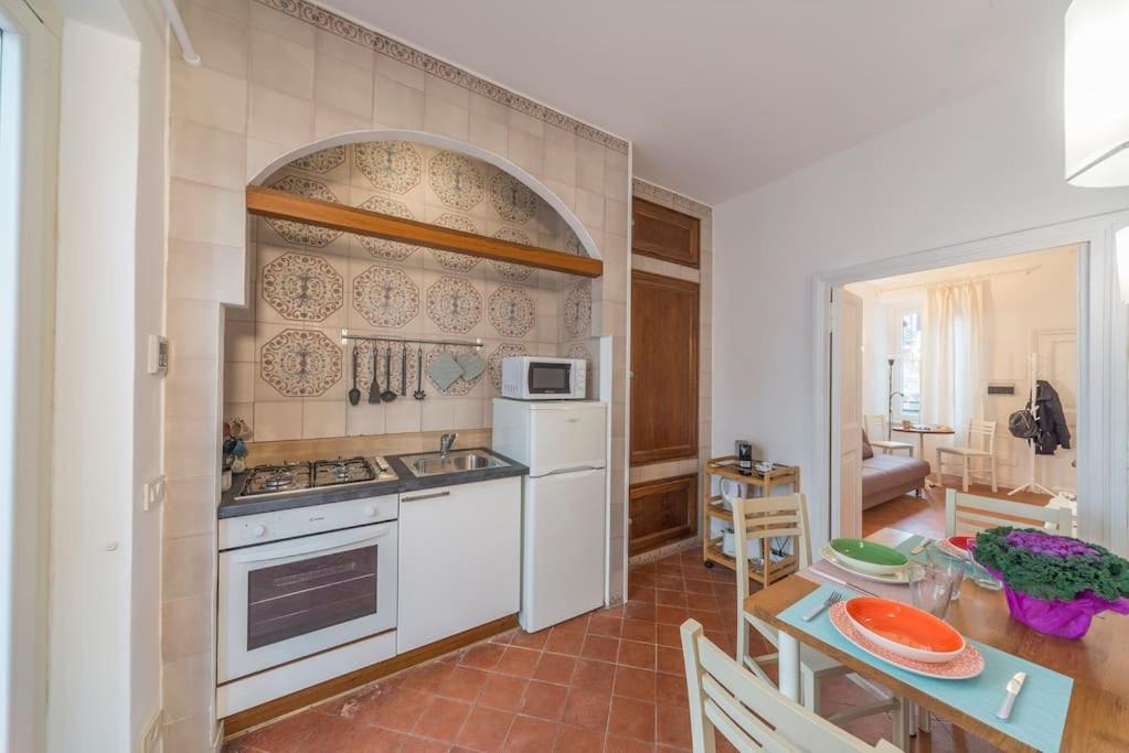 Apartamento Trevi Domus Avignonesi Roma Exterior foto