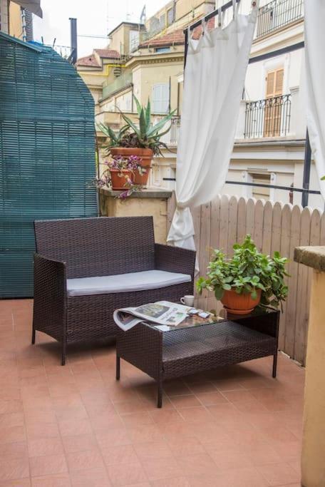 Apartamento Trevi Domus Avignonesi Roma Exterior foto