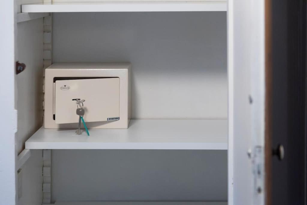 Apartamento Trevi Domus Avignonesi Roma Exterior foto