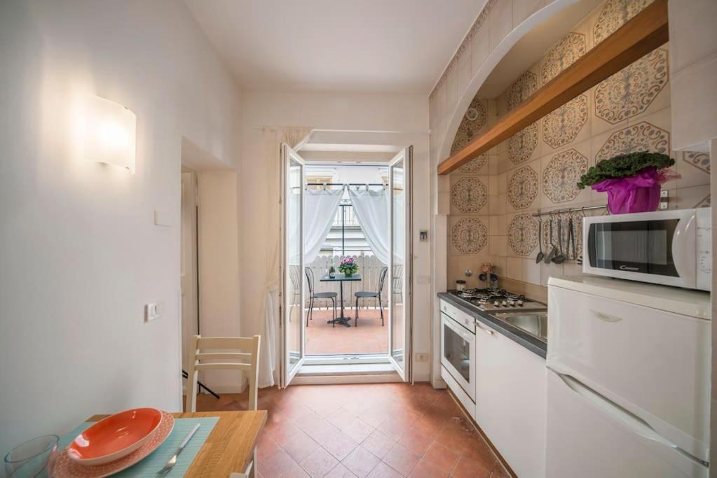 Apartamento Trevi Domus Avignonesi Roma Exterior foto